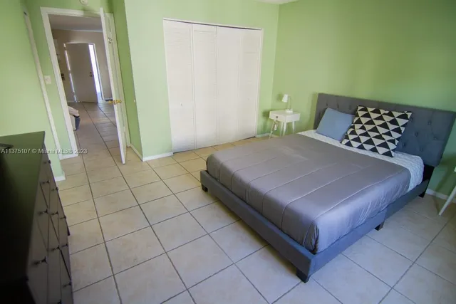 $2,500 | 753 Michigan Avenue, Unit 2D, Miami Beach, FL 33139