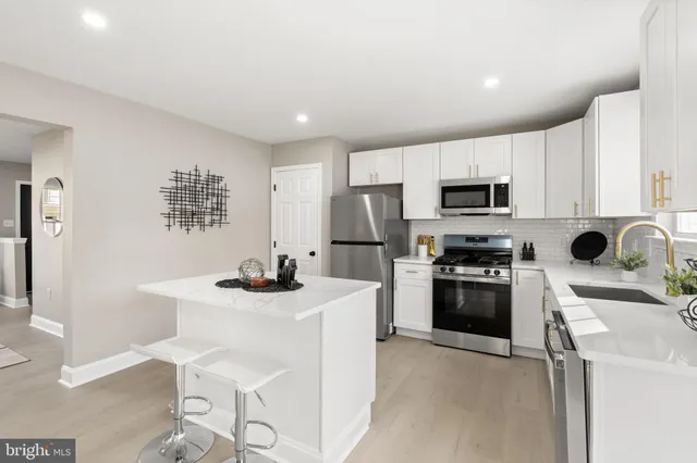 $299,900 | 20 Elks Trail, New Castle, DE 19720