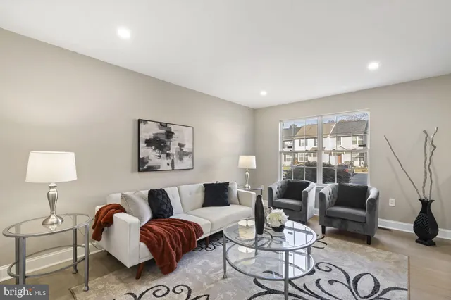 $299,900 | 20 Elks Trail, New Castle, DE 19720