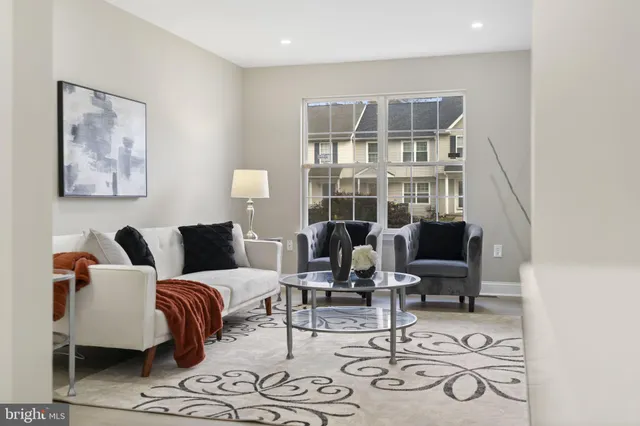 $299,900 | 20 Elks Trail, New Castle, DE 19720