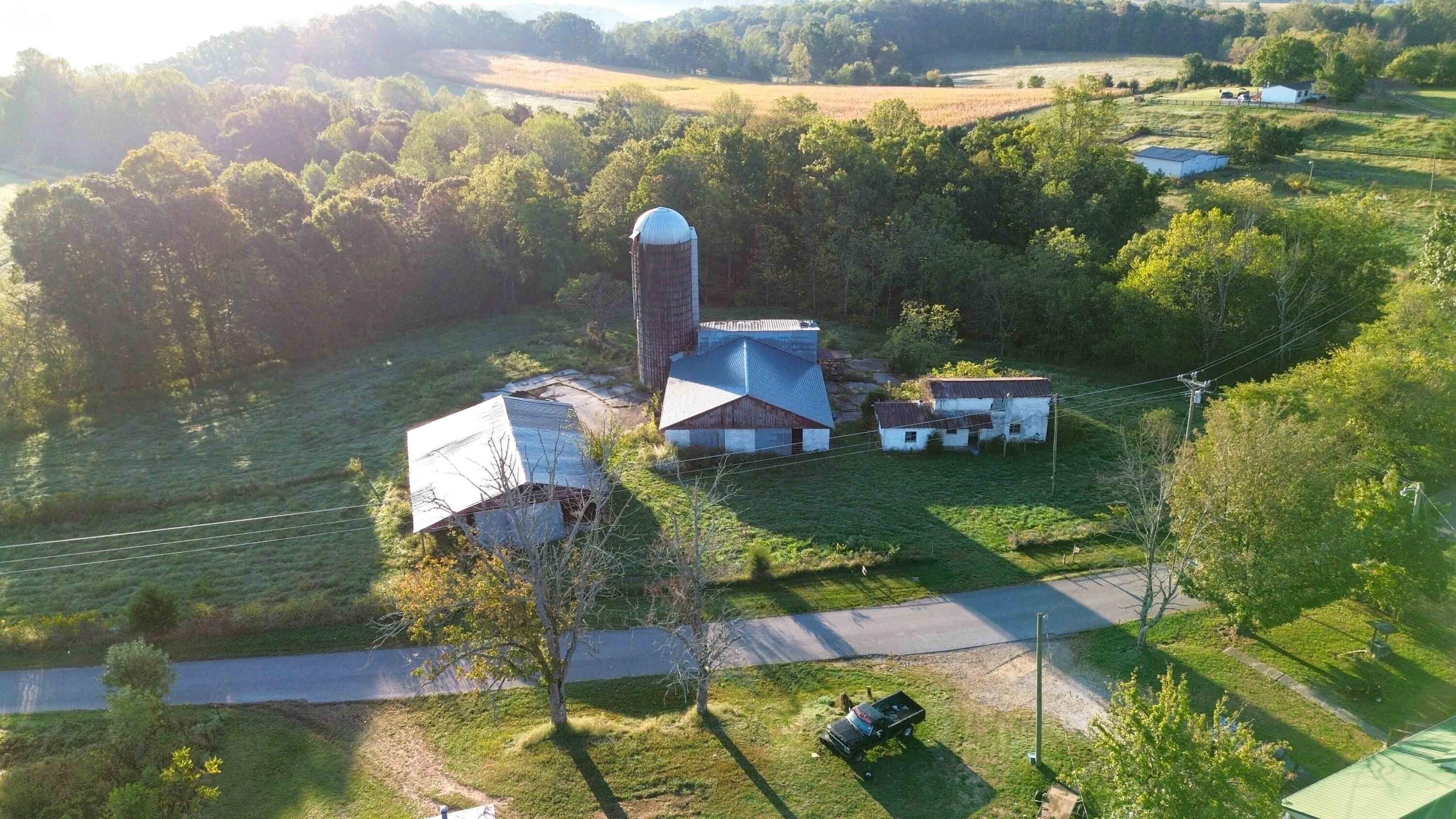 2630 Estill Hackney Road Eubank, KY 42567 - Photo 4 of 24 008