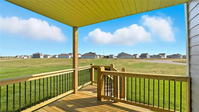 $389,990 | 100 Lake Meadows Drive, Smithville, MO 64089