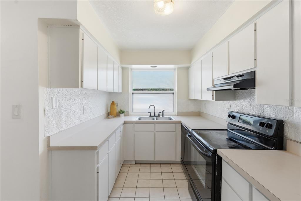 7551 Abonado Road Tampa, FL 33615 - Photo 10 of 22
