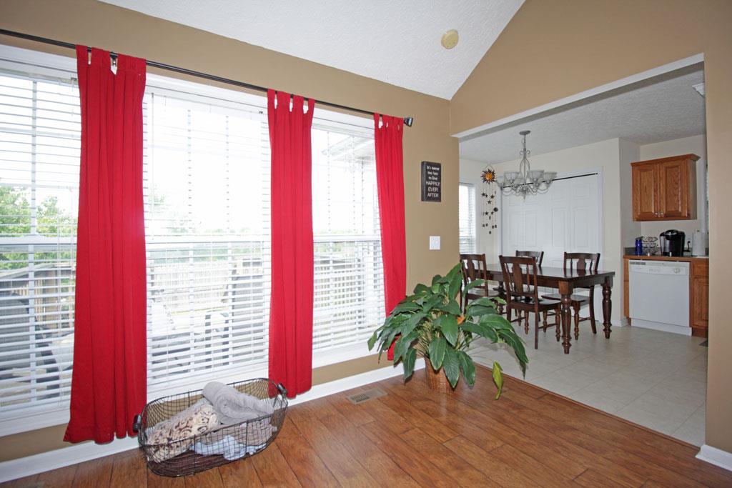 617 Chestnut Court Springfield, TN 37172 - Photo 3 of 15 a view of a livingroom with furniture and window