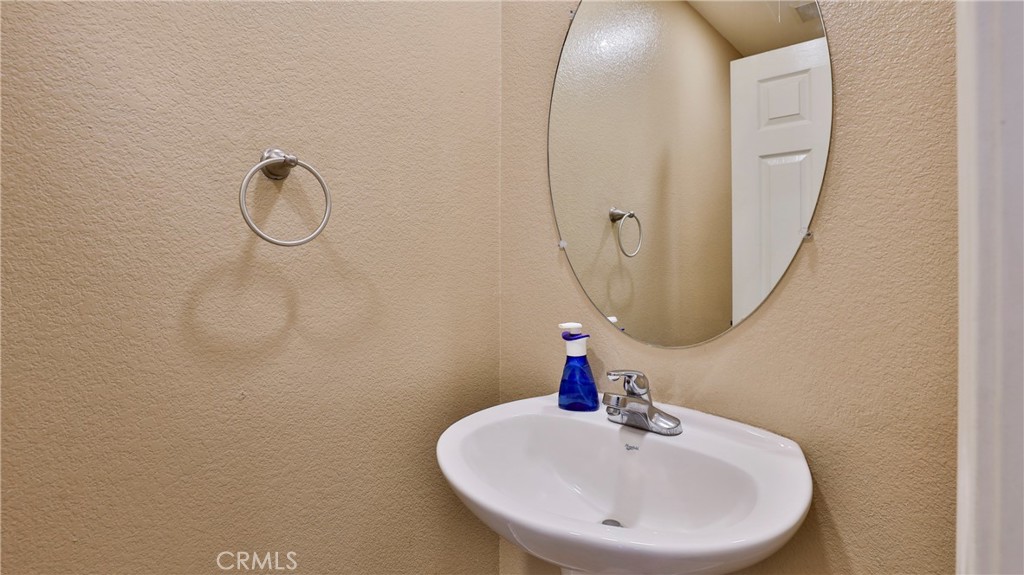 1765 Yvonne Court Riverside, CA 92501 - Photo 8 of 60