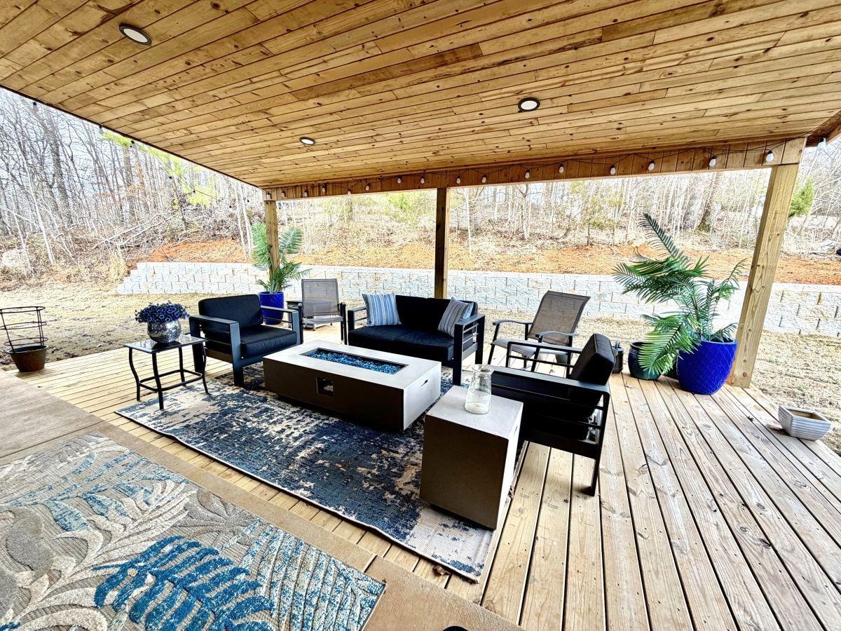 725 Crow Lane Counce, TN 38326 - Photo 12 of 19 a living room with furniture and wooden floor
