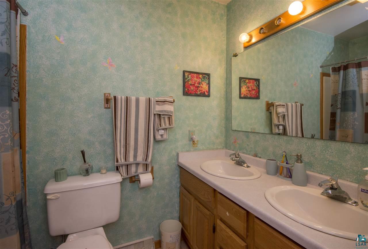 5548 McQuade Road Duluth, MN 55804 - Photo 13 of 24 Full Bathroom Upstairs