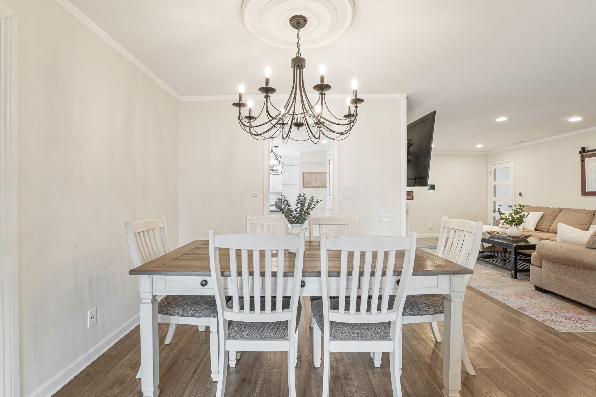 184 North Merkle Road Columbus, OH 43209 - Photo 17 of 46 Dining Room
