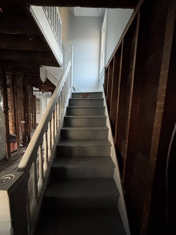 90 Cambridge Street Springfield, MA 01109 - Photo 15 of 25 a view of entryway