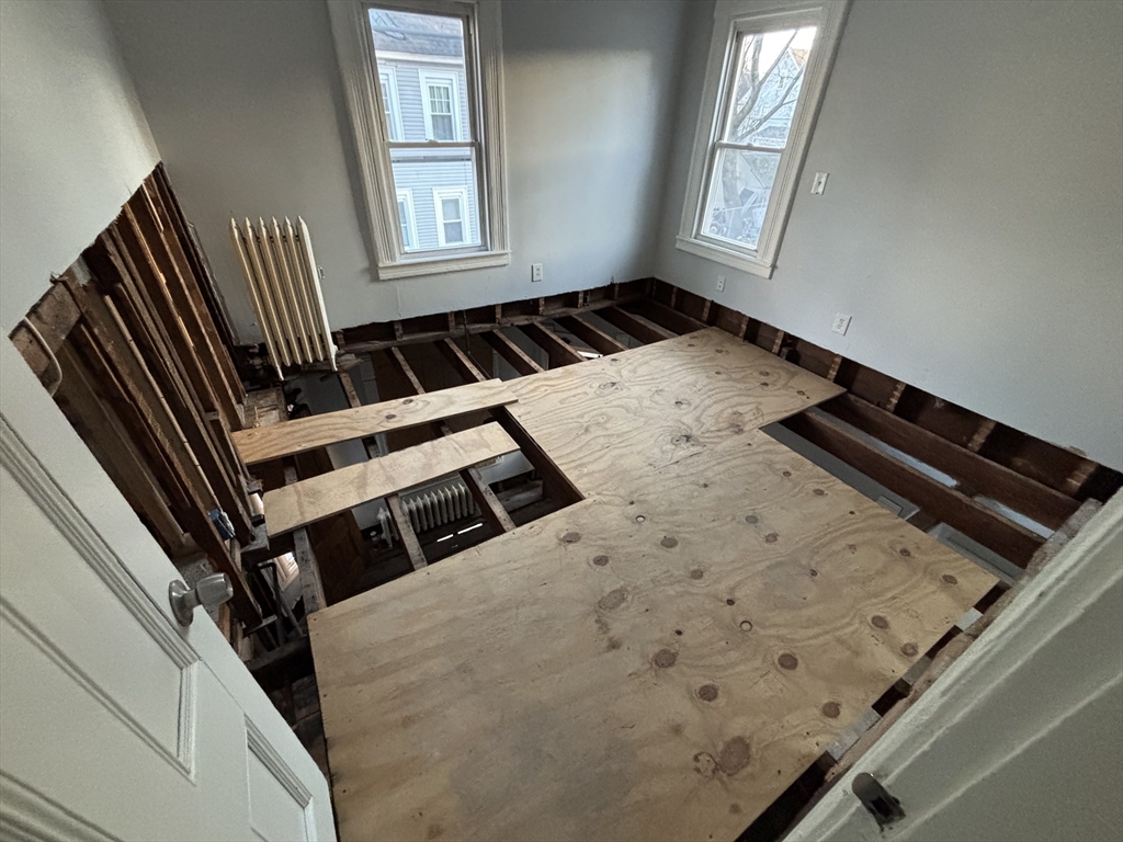 90 Cambridge Street Springfield, MA 01109 - Photo 17 of 25 a view of an empty room and window