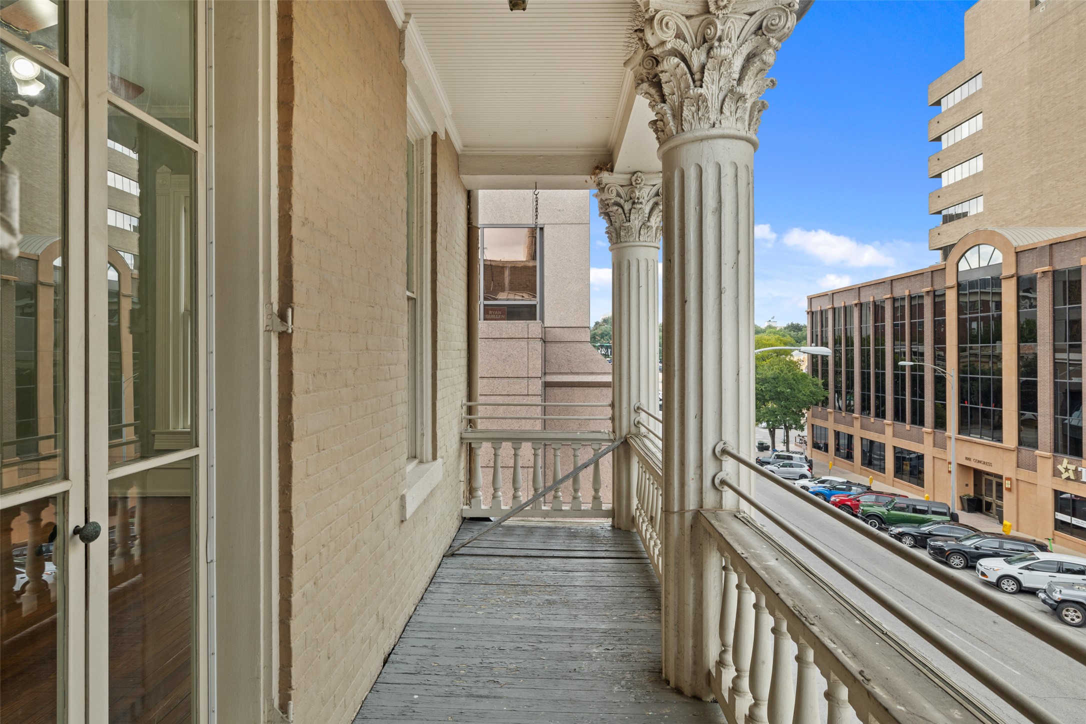 109 East 10th Street Austin, TX 78701 - Photo 31 of 38 View of balcony