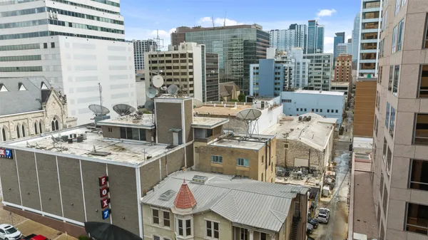 a picture of city view
