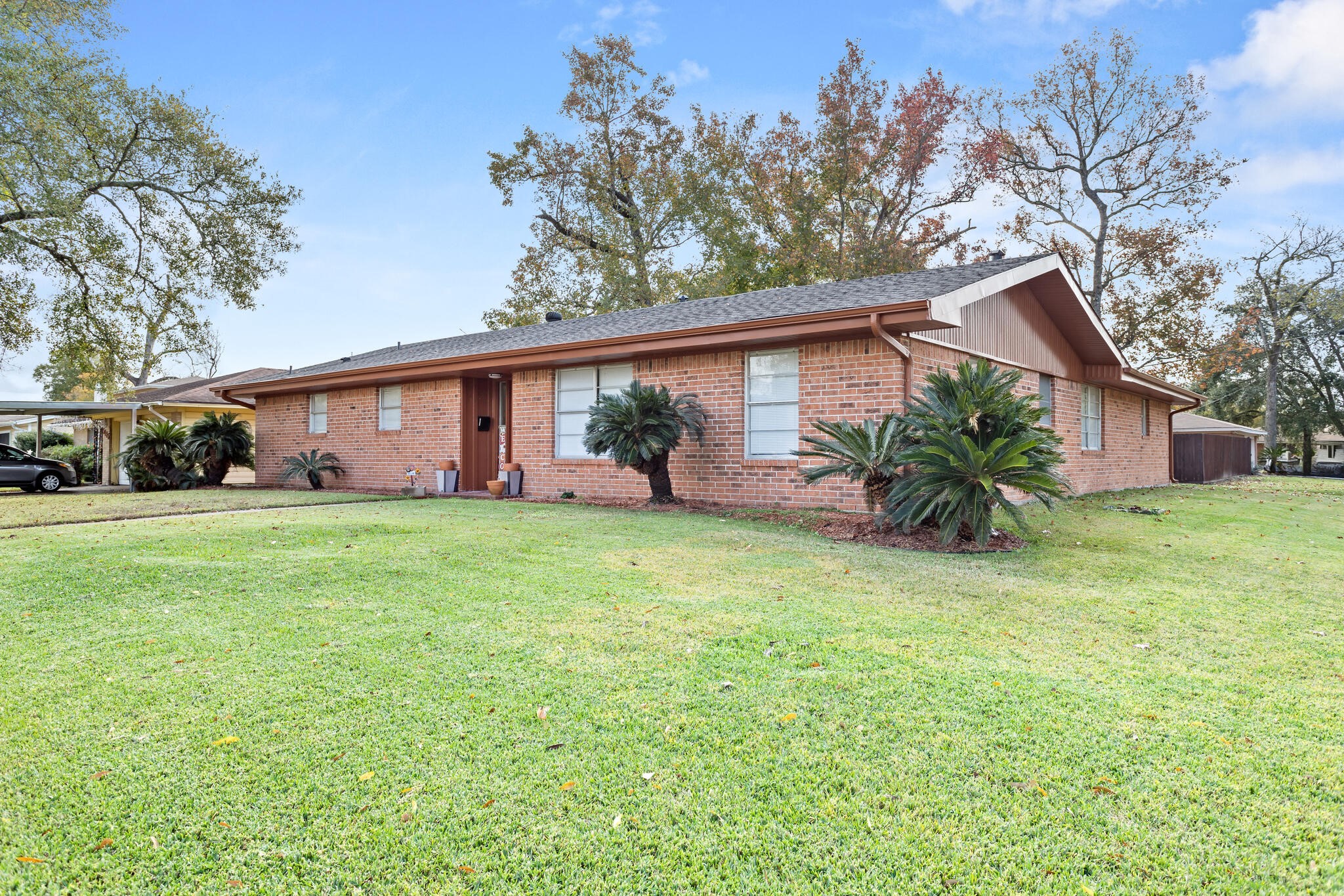 5195 Laurel Street Beaumont, TX 77707 - Photo 3 of 35