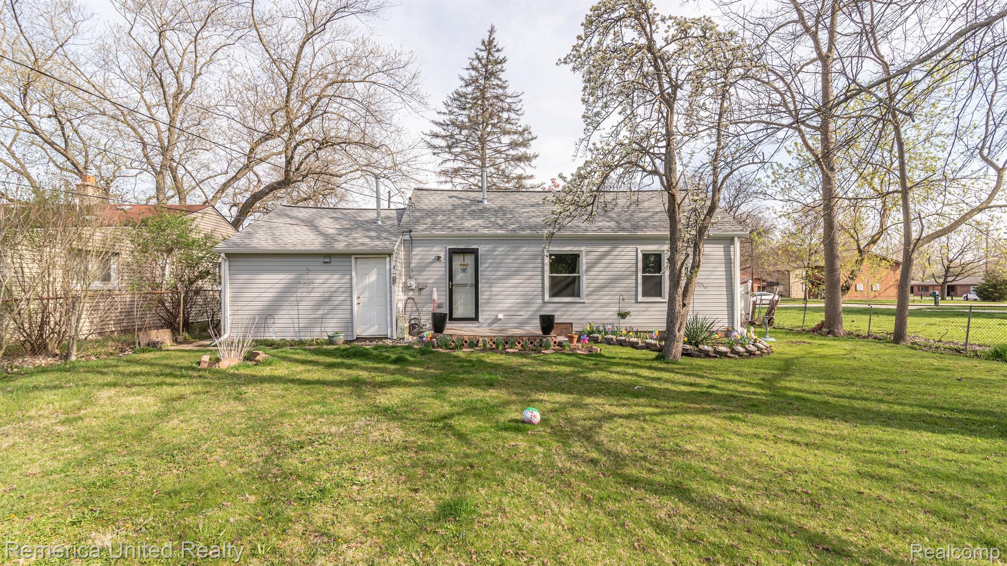 27583 Annapolis Road Westland, MI 48186 - Photo 6 of 32 Gallery Image 6