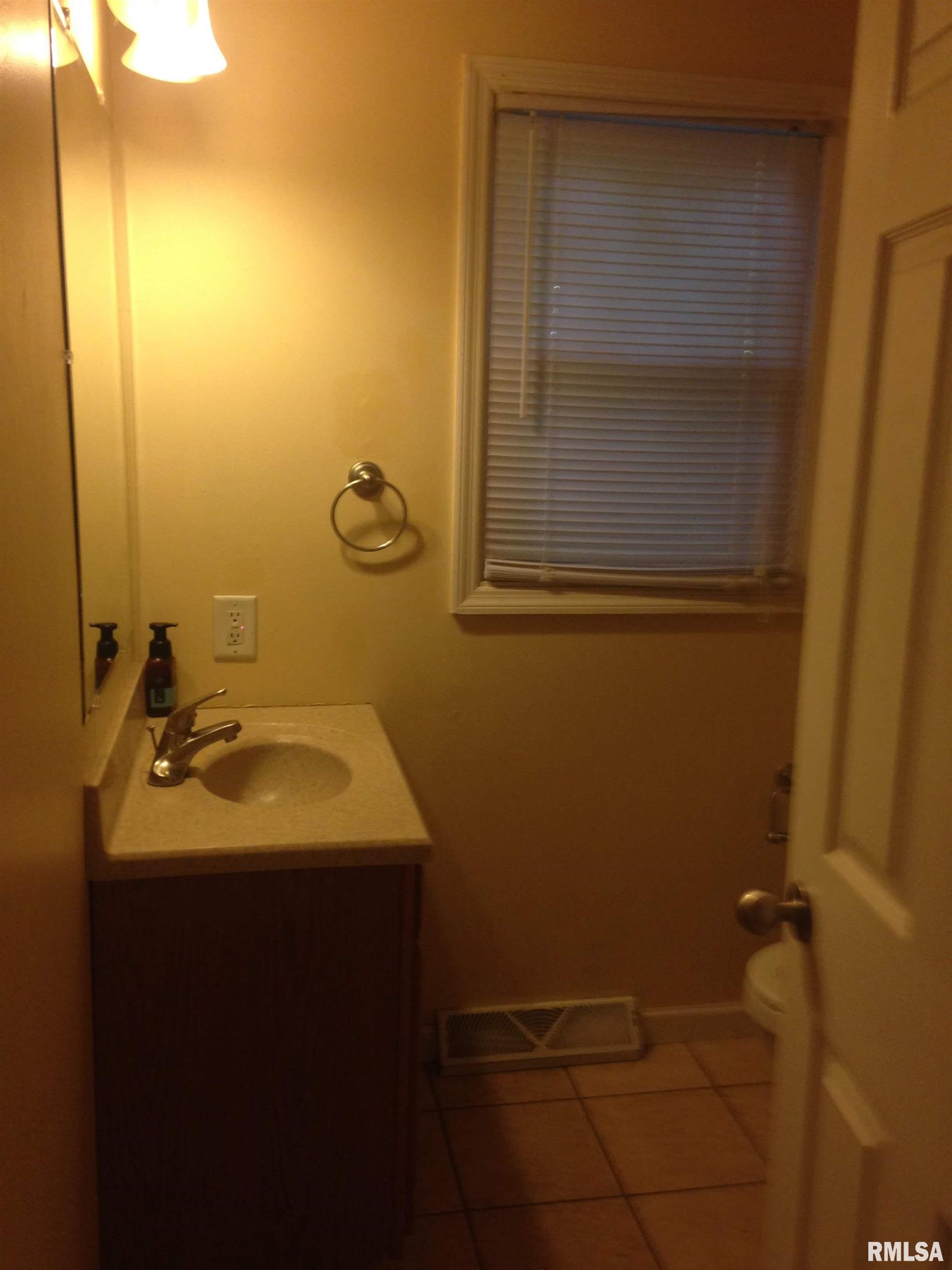 316-318 Norwalk Road Springfield, IL 62704 - Photo 7 of 30