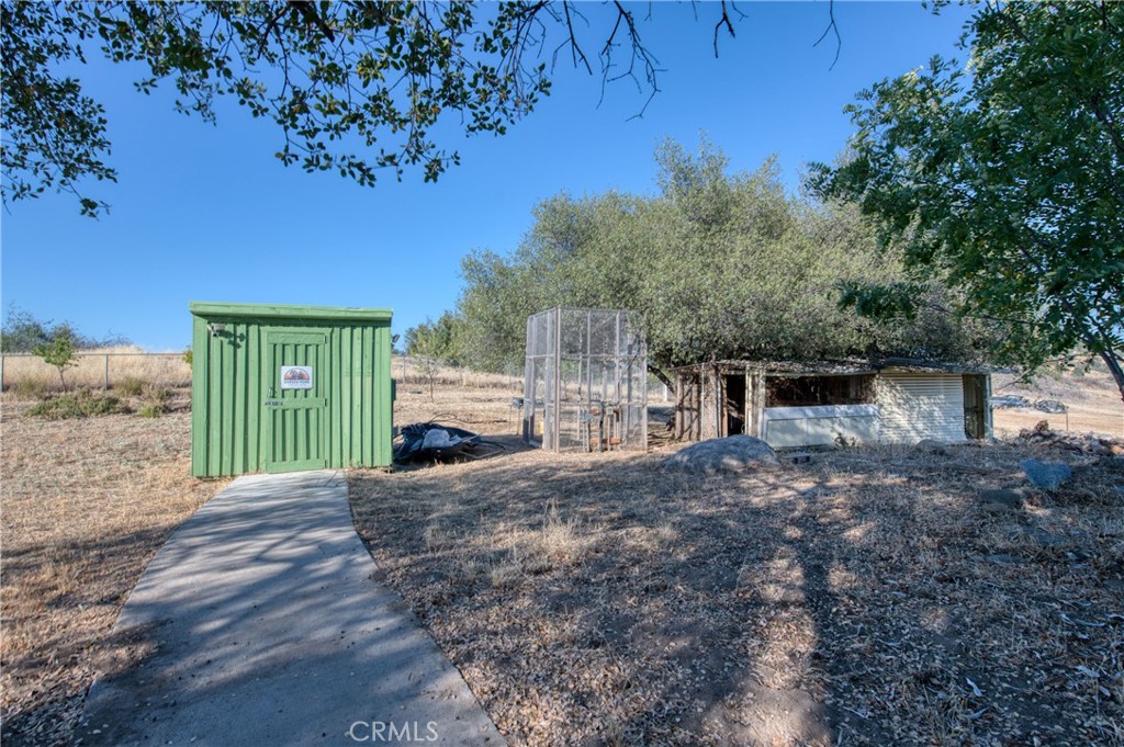 24620 Auberry Road Clovis, CA 93619 - Photo 9 of 42