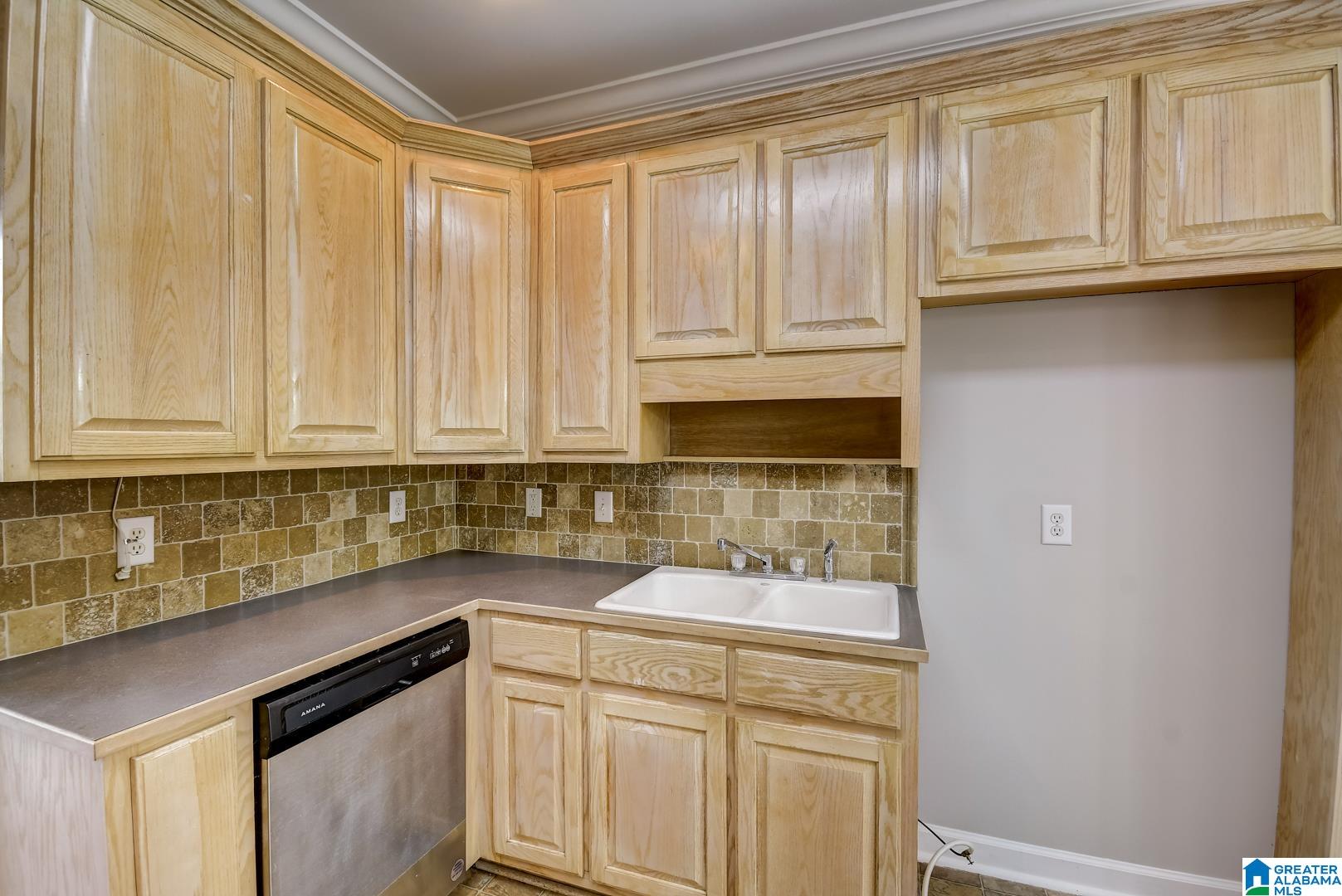2003 Magnolia Road Leeds, AL 35094 - Photo 9 of 35