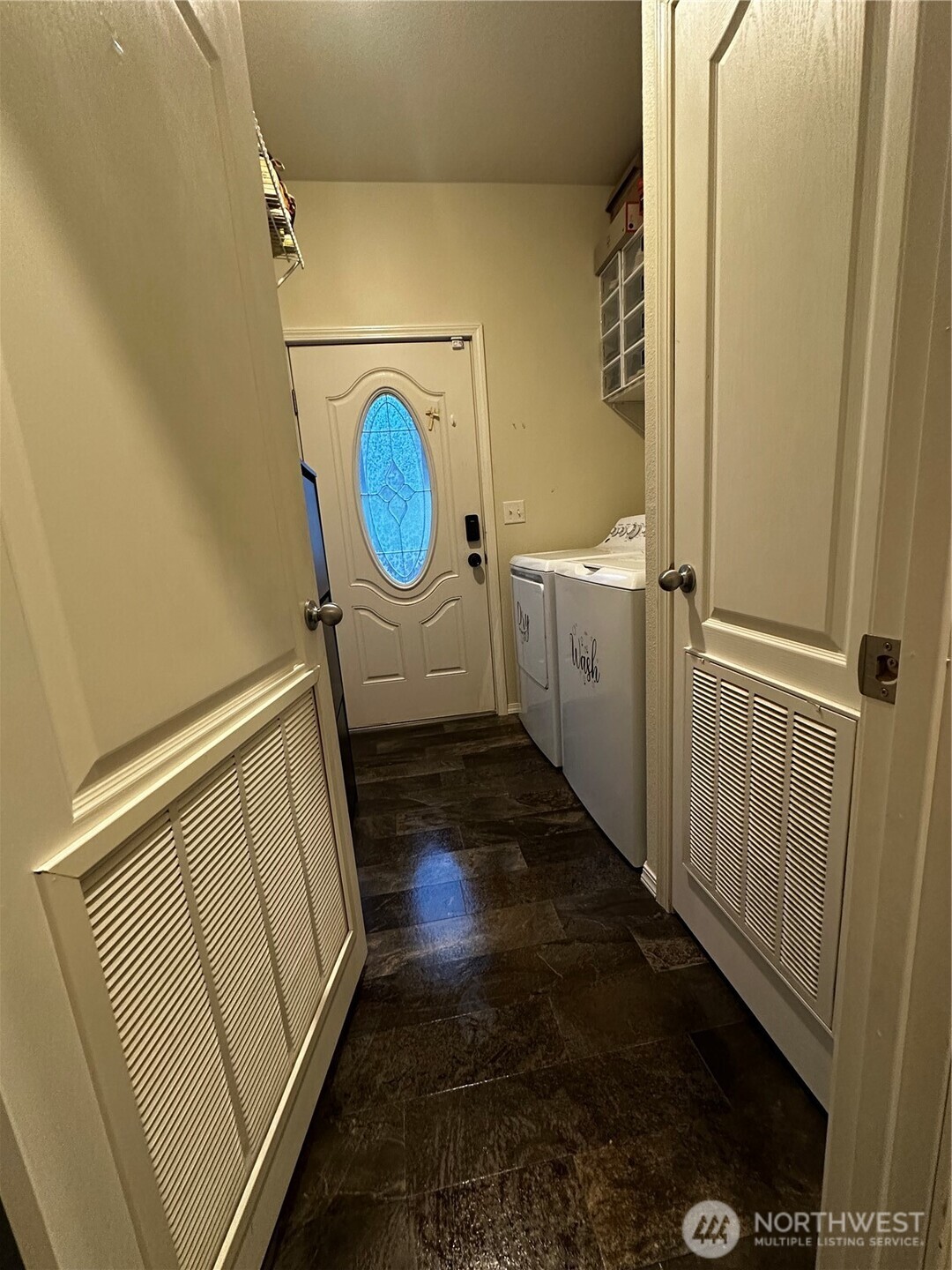 1720 Maple Lane, Unit 33 Kent, WA 98030 - Photo 20 of 20 a bathroom with a sink and a mirror