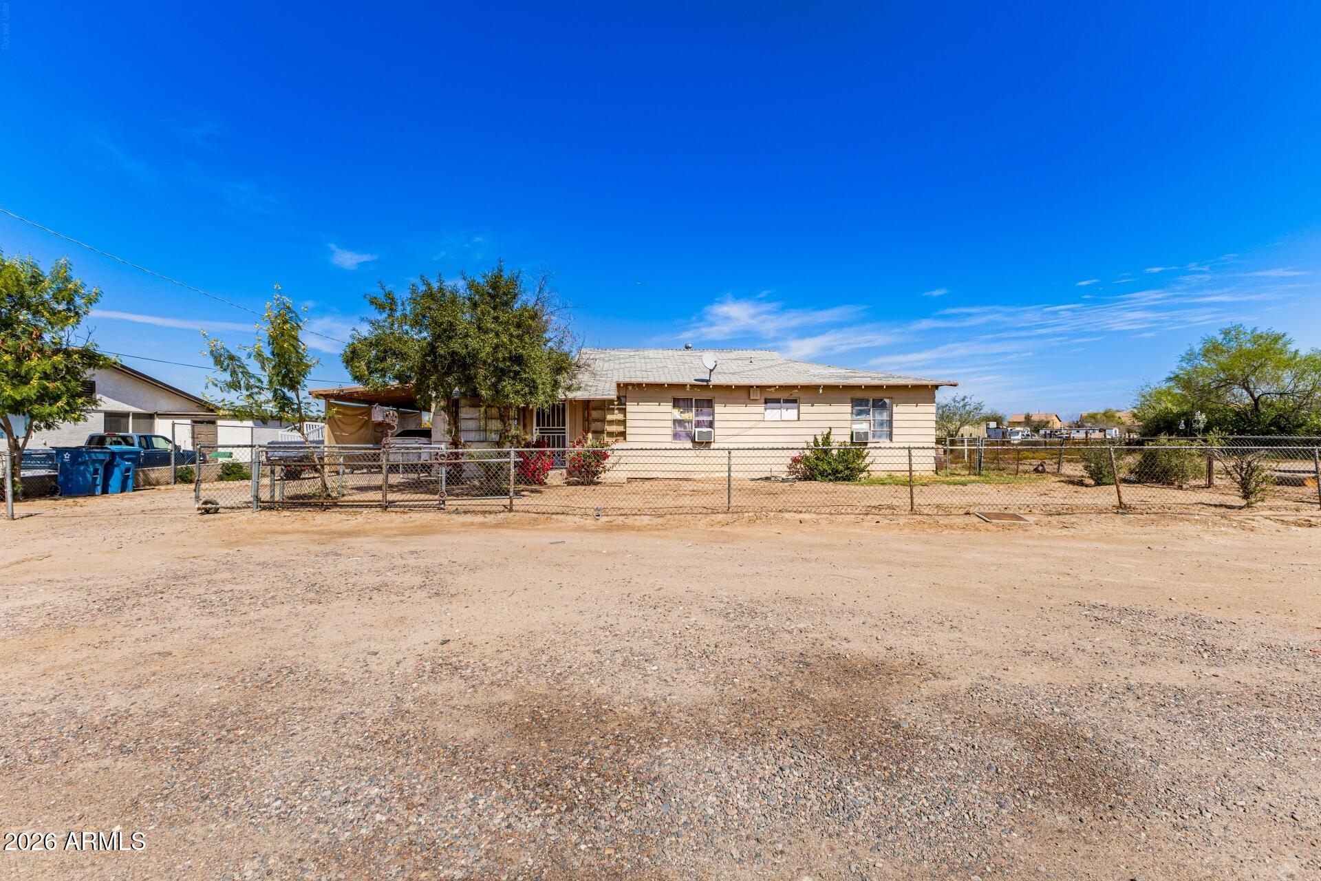 3802 West Alta Vista Road Phoenix, AZ 85041 - Photo 1 of 22 1 - Alta Vista