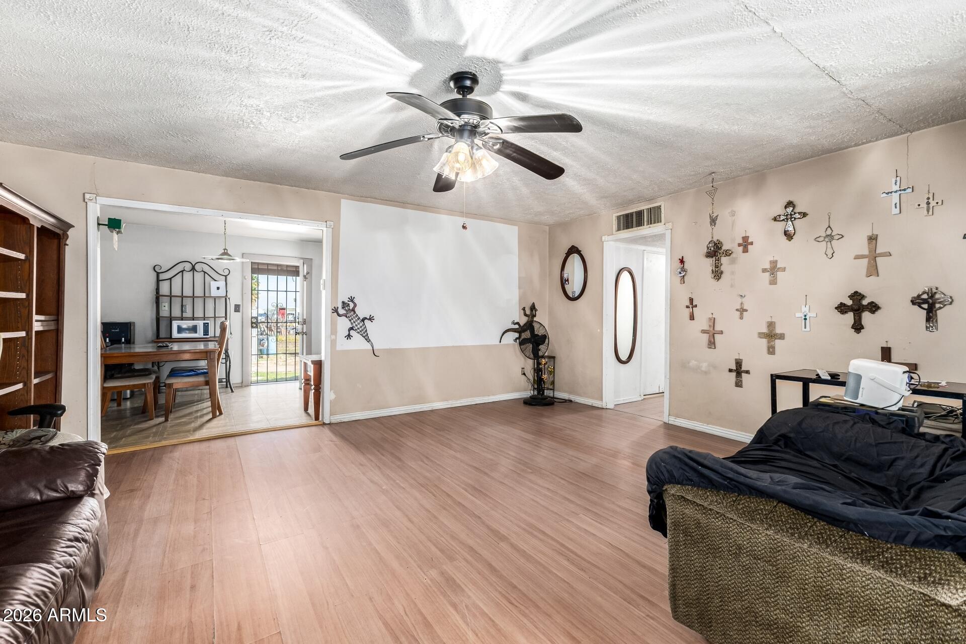 3802 West Alta Vista Road Phoenix, AZ 85041 - Photo 4 of 22 4 - Alta Vista