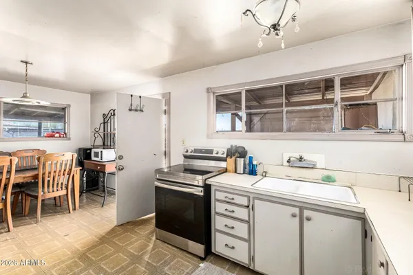 $390,000 | 3802 West Alta Vista Road, Phoenix, AZ 85041