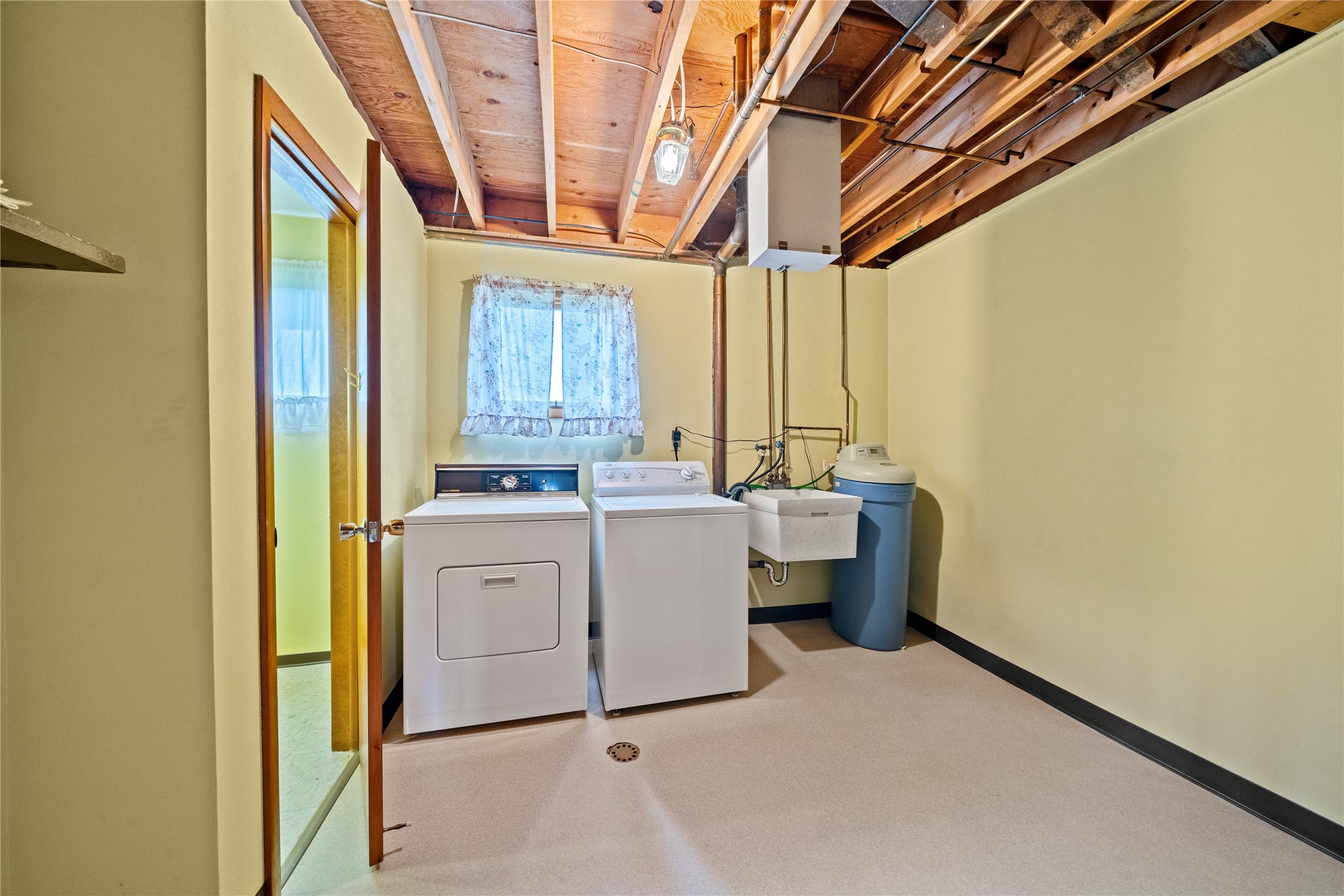 1204 Farm To Market Road Endicott, NY 13760 - Photo 22 of 39