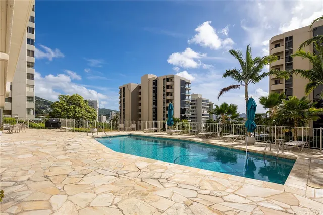 $5,250 | 999 Wilder Avenue, Unit 1604, Honolulu, HI 96822