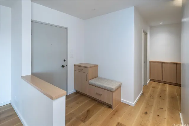 $5,250 | 999 Wilder Avenue, Unit 1604, Honolulu, HI 96822