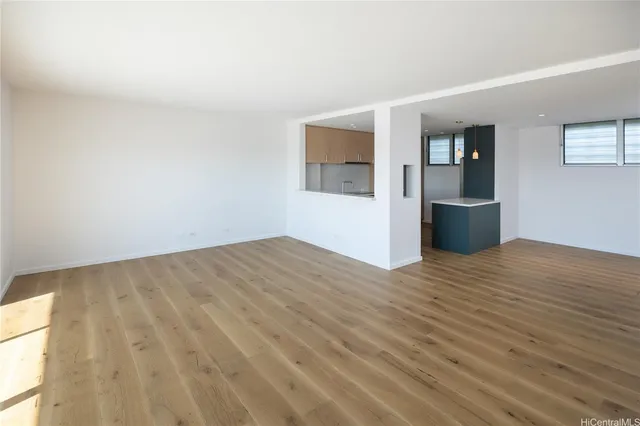 $5,250 | 999 Wilder Avenue, Unit 1604, Honolulu, HI 96822