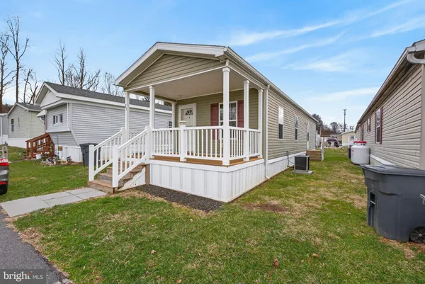 a view of backyard of house