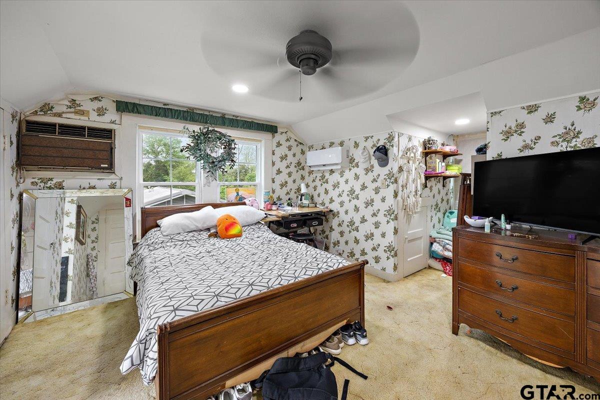 429 Main Street Rusk, TX 75785 - Photo 22 of 26 a living room with furniture and a flat screen tv