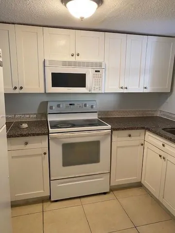 $3,000 | 3895 West 11 Avenue, Unit 7, Hialeah, FL 33012