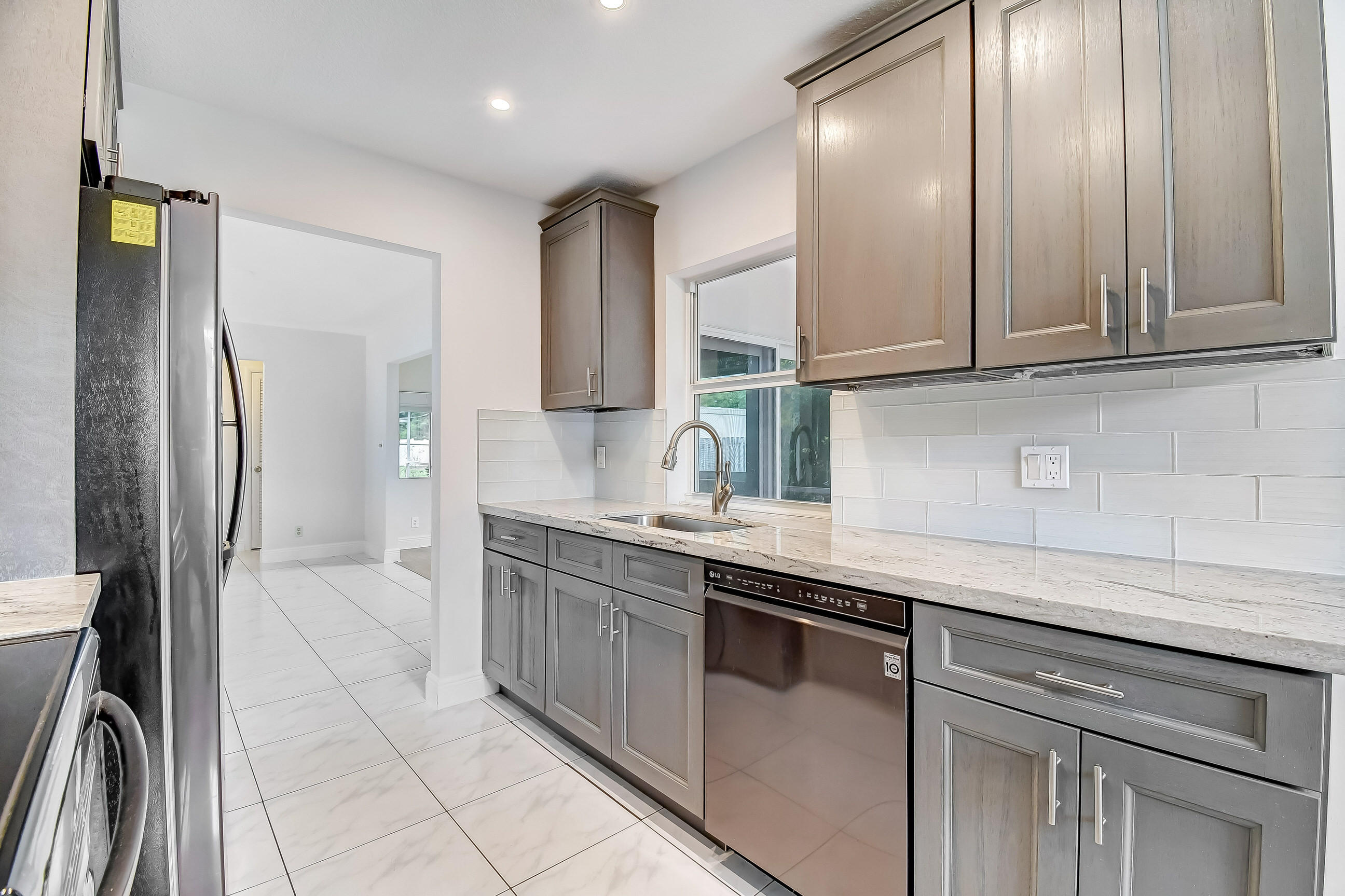 5153 Garfield Road Delray Beach, FL 33484 - Photo 7 of 39 Kitchen