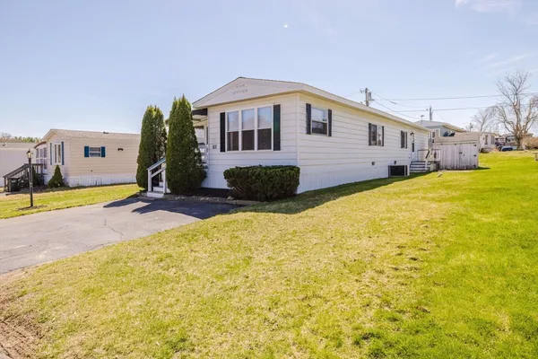$189,500 | 103 Peter Street, Raynham, MA 02767