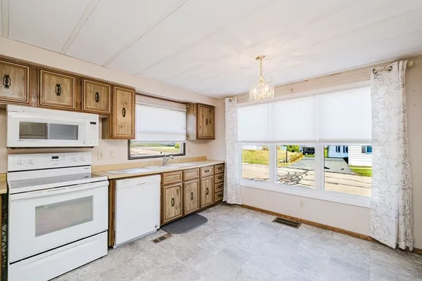 $194,500 | 103 Peter Street, Raynham, MA 02767