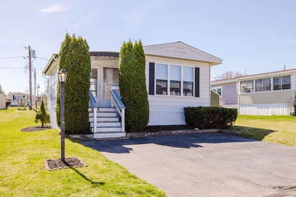 $194,500 | 103 Peter Street, Raynham, MA 02767