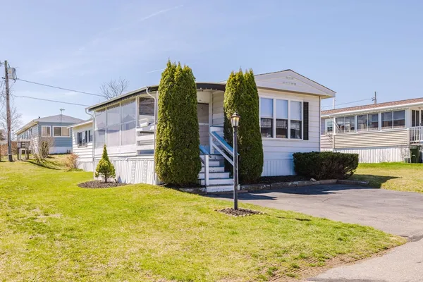 $194,500 | 103 Peter Street, Raynham, MA 02767