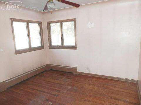 2380 Murphy Road Flint, MI 48504 - Photo 6 of 10 20351967-5.JPG