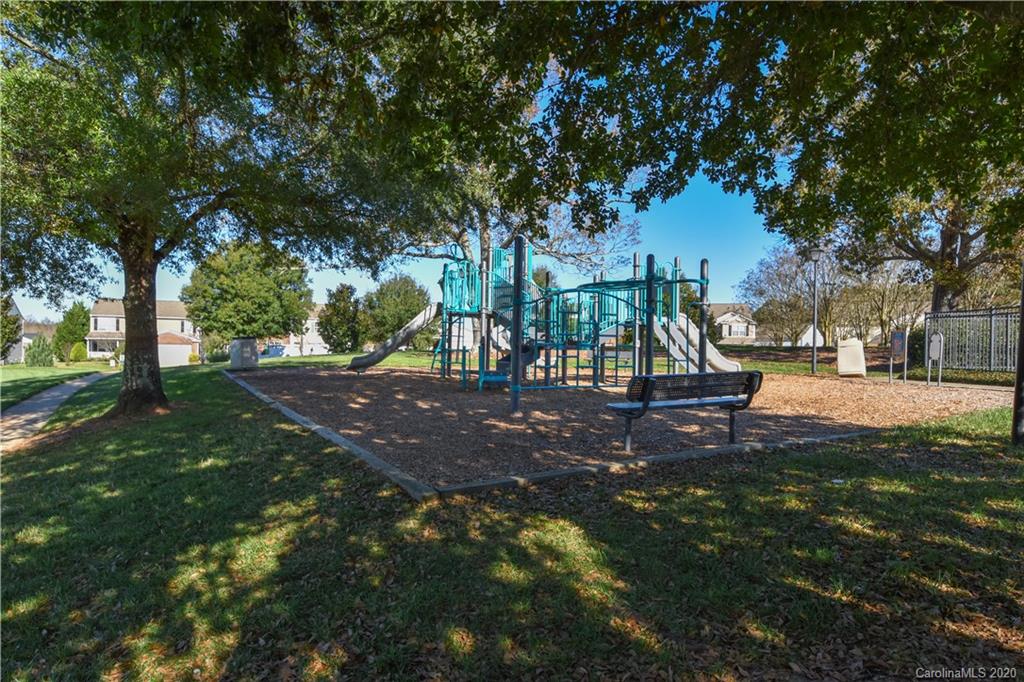 8716 Chalkstone Road Charlotte, NC 28216 - Photo 29 of 31 a view of park