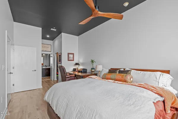 $2,000 | 319 Fayetteville Street, Unit 410, Raleigh, NC 27601