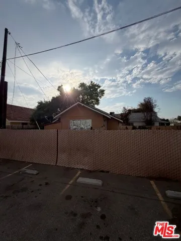 $215,000 | 121 Roberts Lane, Bakersfield, CA 93308