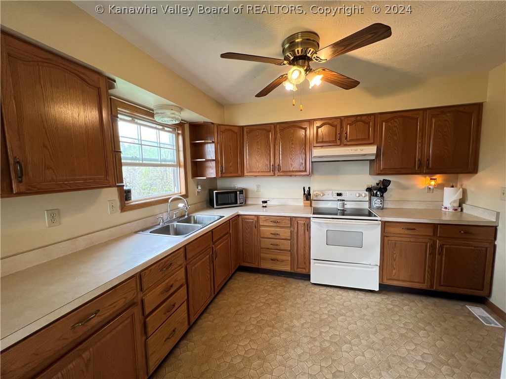 3321 Cabin Rdg Road Leon, WV 25123 - Photo 3 of 34 Kitchen
