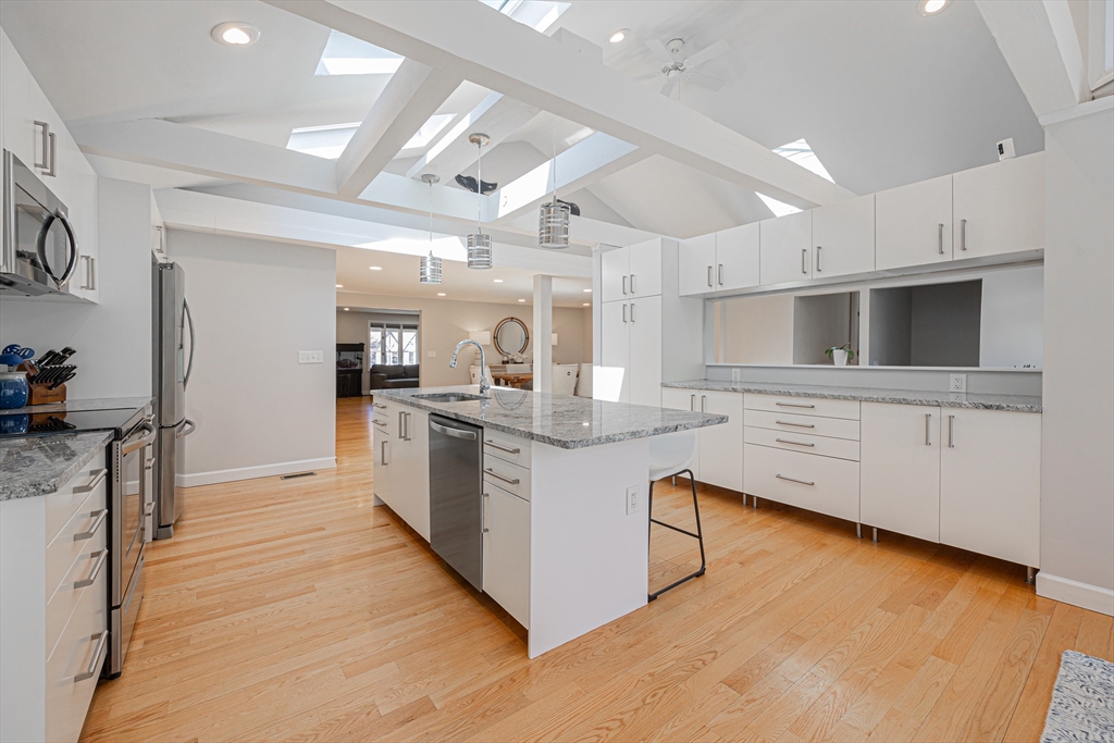 9 Debra Road Pembroke, MA 02359 - Photo 12 of 40 Gallery Image 12