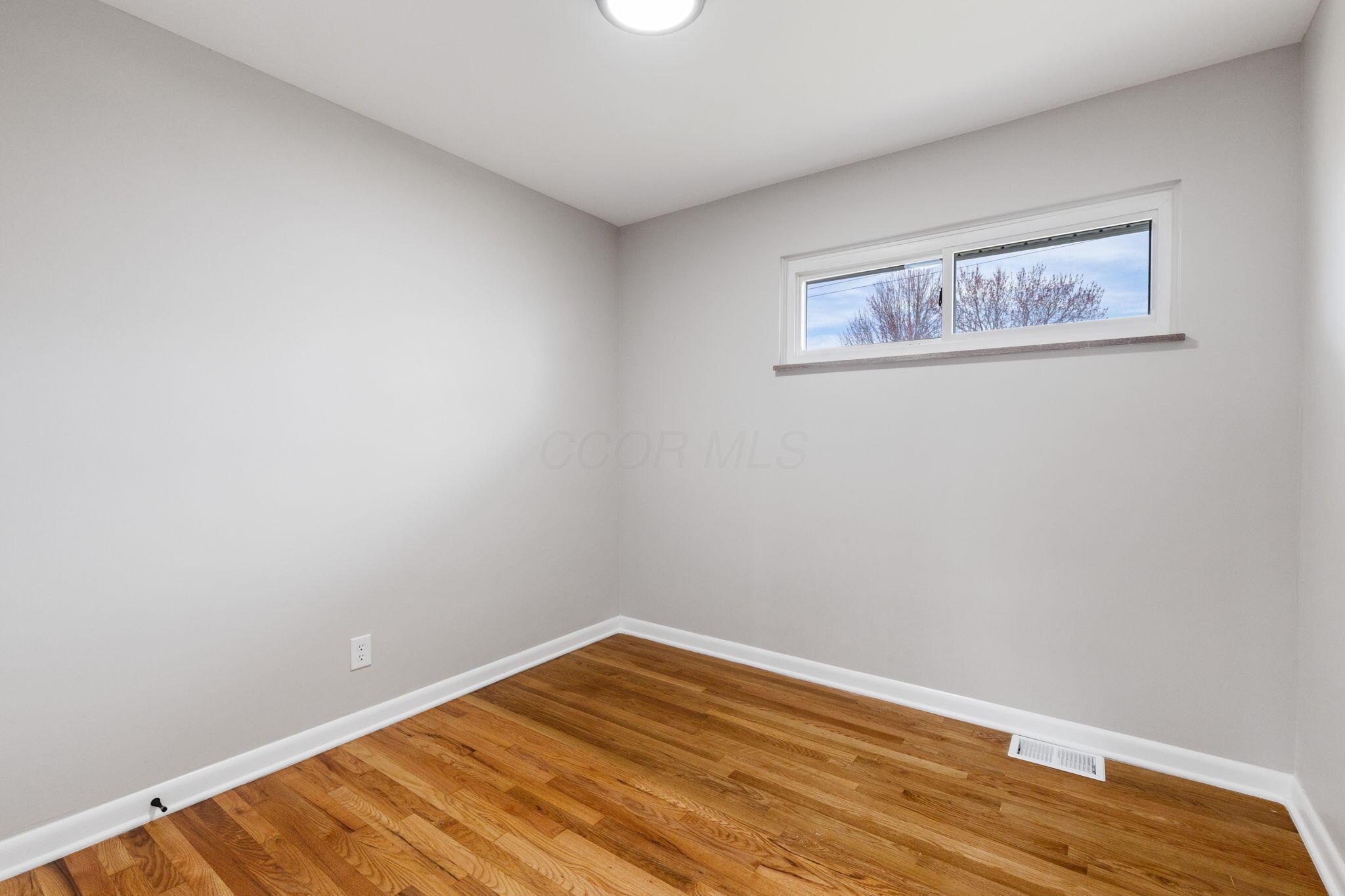 3283 Eakin Road Columbus, OH 43204 - Photo 14 of 17 2025-3-25 3283 Eakin Rd 051