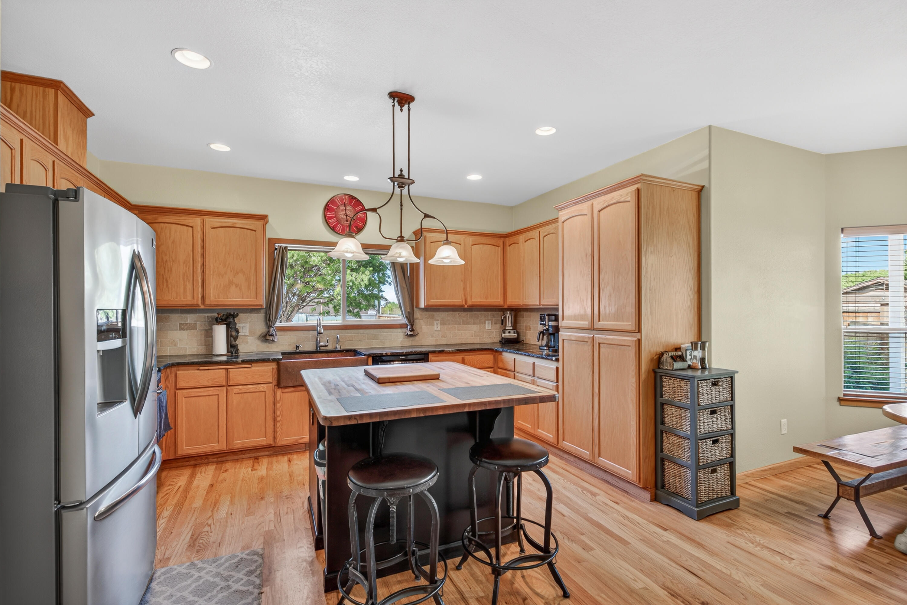 2011 Spruce Way Medford, OR 97501 - Photo 7 of 26 13-13