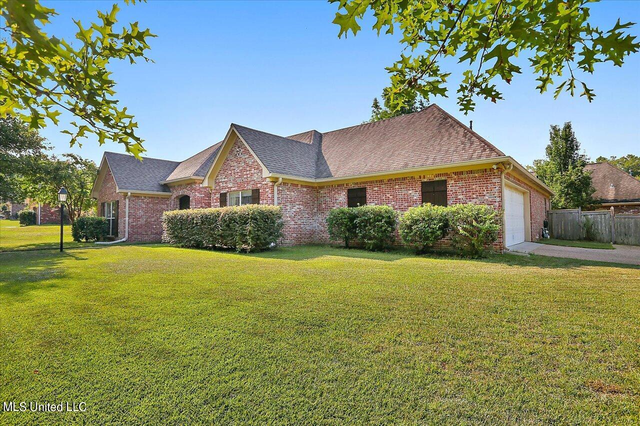 122 Baileys Ridge Circle Clinton, MS 39056 - Photo 3 of 33 03-122 Baileys Ridge Cir