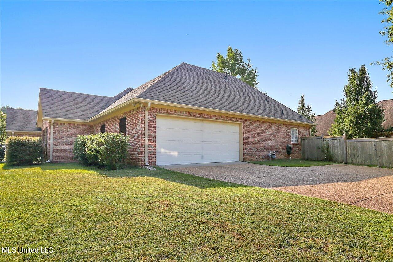 122 Baileys Ridge Circle Clinton, MS 39056 - Photo 4 of 33 04-122 Baileys Ridge Cir
