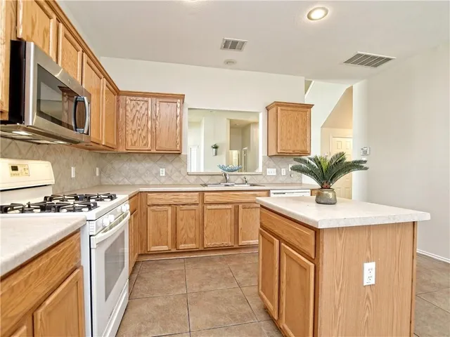 $1,950 | 1117 Rawhide Trail, Cedar Park, TX 78613