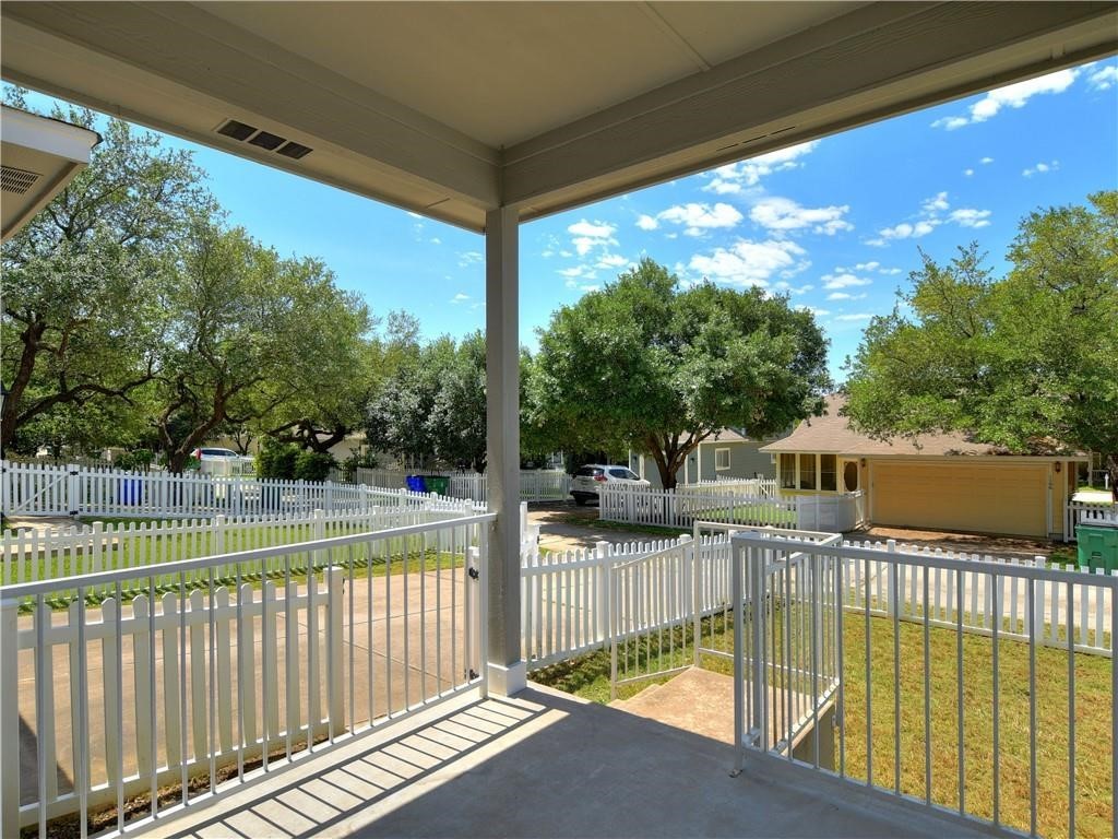 1117 Rawhide Trail Cedar Park, TX 78613 - Photo 26 of 36 a view of balcony with small garden