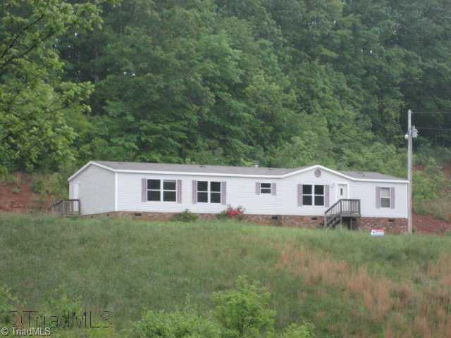 2047 Doss Road, Unit 1806 Danbury, NC 27016 - Photo 1 of 6 Exterior Front.